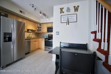 54 Selvin Loop unit 155, Staten Island, NY 10303 - photo 5