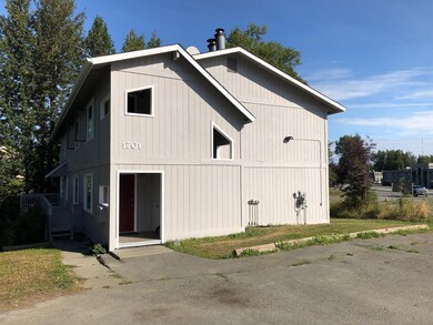 1701 Roosevelt Dr, Anchorage, AK 99517 - photo 3