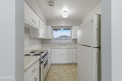 4808 N 71st Ln, Phoenix, AZ 85033 - photo 3