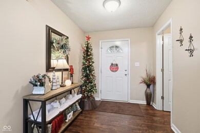 15460 Old Pond Cir, Noblesville, IN 46060 - photo 2