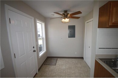 Kitchen. Dining Area