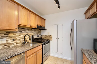 1952 Kennedy Dr unit T3, McLean, VA 22102 - photo 6