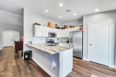 4534 E Sycamore Ct-12