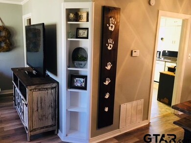 729 729 Barbara, Tyler, TX 75701 - photo 4