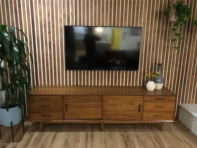 1490 Cayuga Pkwy, Las Vegas, NV 89169 - photo 4