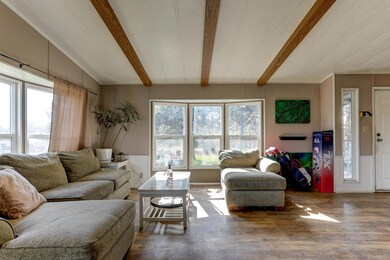 4041 NE Upas Ave, Redmond, OR 97756 - photo 3