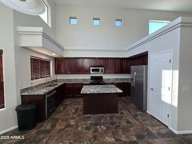 7719 W Encinas Ln, Phoenix, AZ 85043 - photo 3