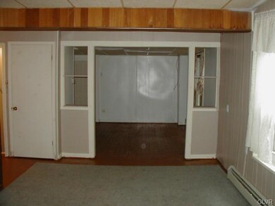 350 W Church St unit 2 Flr, Slatington, PA 18080 - photo 3