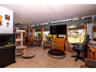 721 W Main St, Molalla, OR 97038 - photo 4