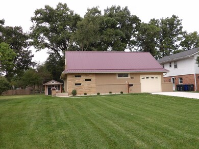 631 Bernhard Rd, Columbus, OH 43213 - photo 3