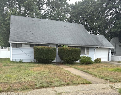 3157 Brixton Ln, Levittown, NY 11756 - photo 2