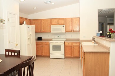 Kitchen/Dining Area