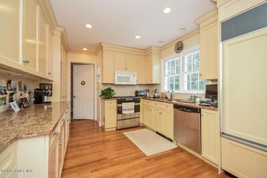 010-Kitchen-1432867-mls