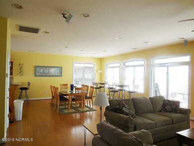 333Livingroom to dr new