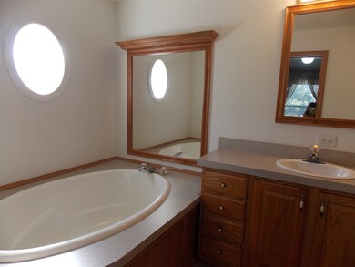 460 E Vine St, Mitchell, IN 47446 - photo 3