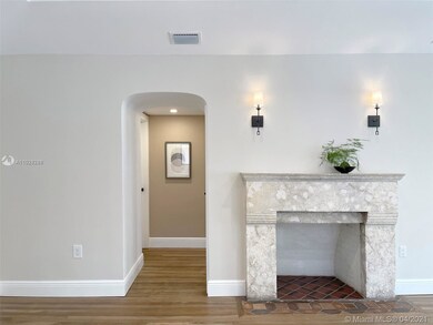 FIREPLACE IN LIVING ROOM