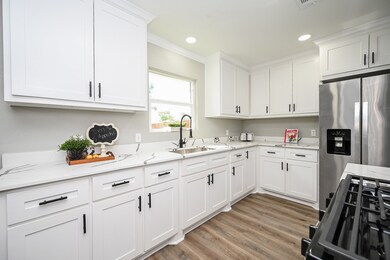 Amazing Custom Kitchen w/custom wood cabinets and