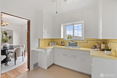 1820 Magnolia Way W, Seattle, WA 98199 - photo 7