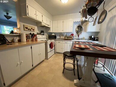 5844 Mercer Lake Rd, Florence, OR 97439 - photo 6