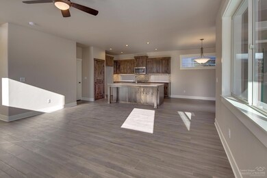 61010 SE Ambassador Dr, Bend, OR 97702 - photo 2