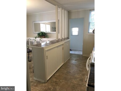 608 Beechwood Ave, Darby, PA 19023 - photo 5