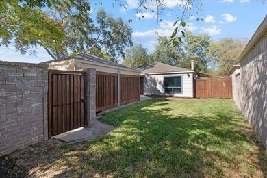 16106 New Field Dr, Houston, TX 77082 - photo 4