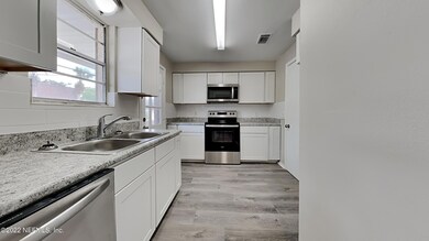 1707 El Prado Rd unit 5, Jacksonville, FL 32216 - photo 2