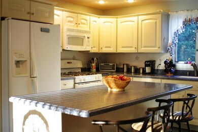 76 Hanson Cir, East Falmouth, MA 02536 - photo 4