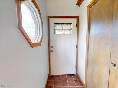 1144 Benton St, Barberton, OH 44203 - photo 2