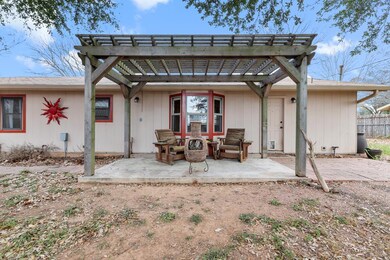 703 Kristofer St, Fredericksburg, TX 78624 - photo 4