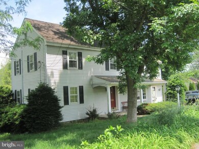 134 Cemetery Ln, Leesport, PA 19533 - photo 2