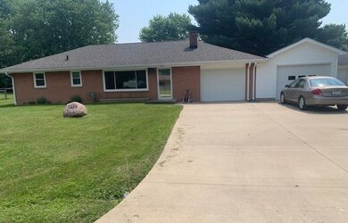 3355 Elizabeth St, Columbus, IN 47203 - photo 2