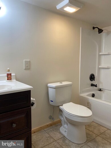 25 Truman St, Berkeley Springs, WV 25411 - photo 4