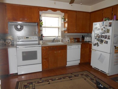 Kitchen 2nd View<|><|>