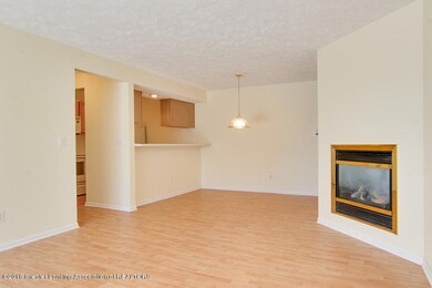 04-304 Carom Circle Mason -SMALL