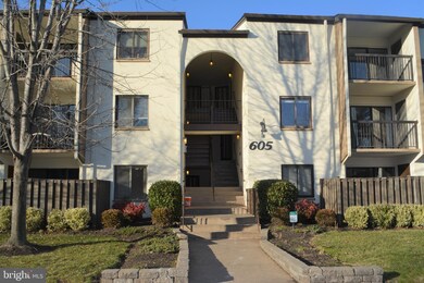 605 Center St unit 102, Herndon, VA 20170 - photo 5