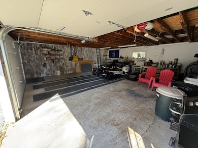 Spacious garage