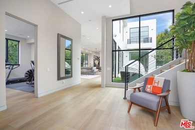 346 N Kings Rd, Los Angeles, CA 90048 - photo 6