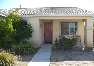 Covered front porch, Tile roof