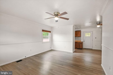 7726 Amherst Dr, Manassas, VA 20111 - photo 4