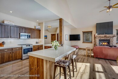 10_1276_Crystal_Bluffs_Loop_Carbondale_8