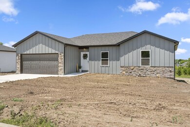 715 E Vivian St, Bolivar, MO 65613 - photo 2