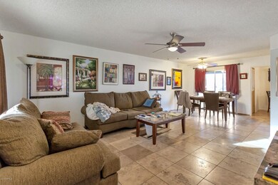 COMFORTABLE GREATROOM