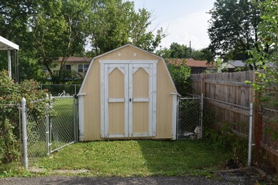 6121 Herron Ct, Louisville, KY 40229 - photo 4