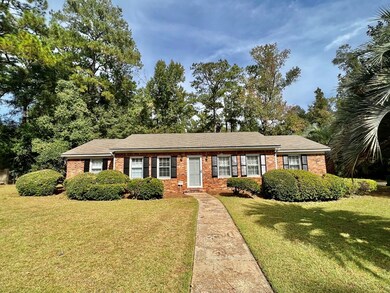1800 W Lakeridge Dr, Albany, GA 31707 - photo 2