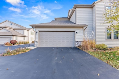 2215B Circle Ridge unit D, Delafield, WI 53018 - photo 3