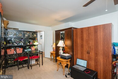 828 Hollins St, Baltimore, MD 21201 - photo 5