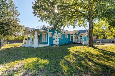 402 E Crosstimbers St, Houston, TX 77022 - photo 3