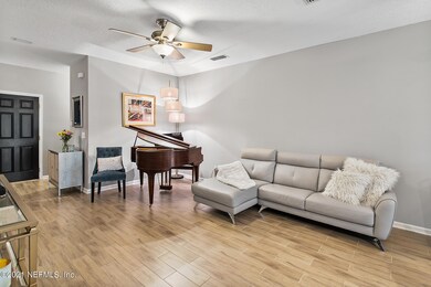 8862 Grassy Bluff Dr, Jacksonville, FL 32216 - photo 7