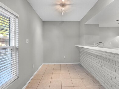 935 Byrne St unit 17, Houston, TX 77009 - photo 6